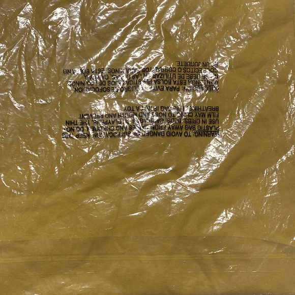 NWT Friends mustard yellow T-shirt - Picture 3 of 3